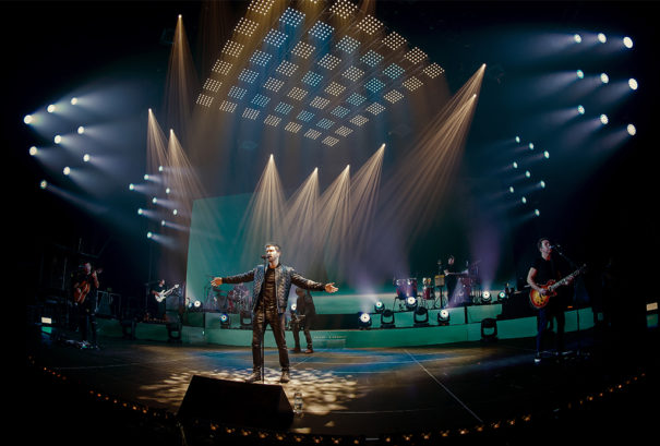 照片: Juan Fajardo de The Fly Factory. Pablo Alboran Tour Prometo Valencia