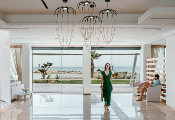 Equipson Work Pro Lebay Beach Hotel