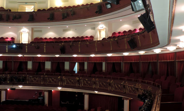 Meyer Sound urround UPJ musical Billy Elliot