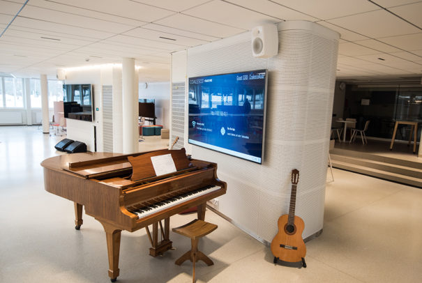 Genelec en Lyseon Lukio