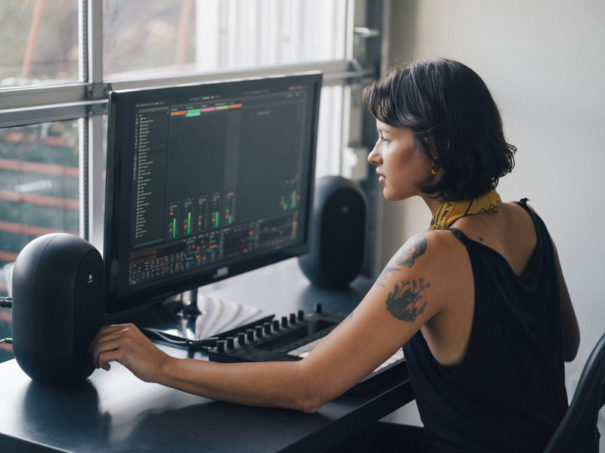 Earpro JBL One Series 104