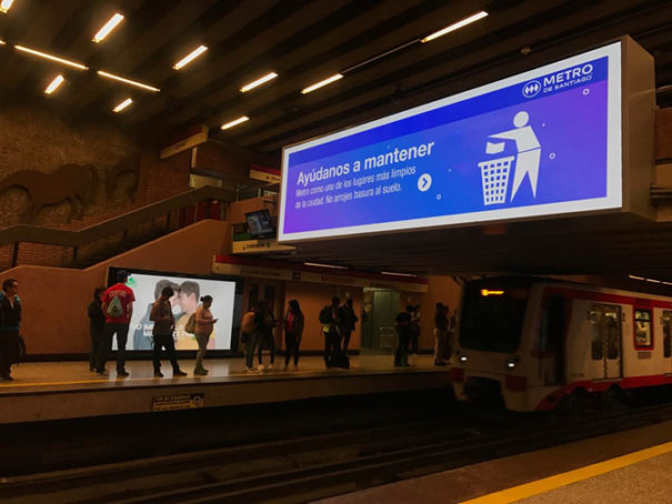 Absen en metro Santiago de Chile