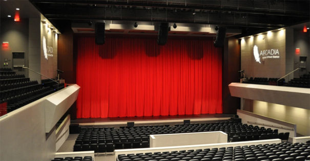 Bose en Performing Arts Center de Arcadia Highschool