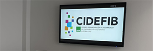 Cidefib trainers nursing professionals with Clevertouch monitors