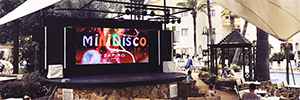 Hotel Zafiro replaces the projection system with an outdoor Led display