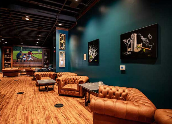 Digital Projection en 906 Cocktail Cigar Lounge