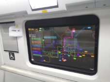 LG OLED transparente tren China