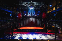 Robe en Terminal 5 New York (Foto: Ryan Muir)