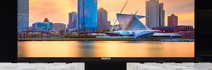 MaxHub presenta al mercado su pantalla Led integrada de 220″ para colaboración
