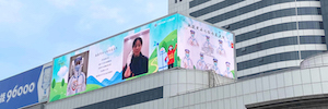 Infiled anima el distrito comercial de Changzhou con una gran pantalla Led exterior