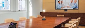 SPC anuncia la colaboración de Yealink y Extron en soluciones de control escalables