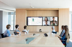 Crambo distribuye Yealink