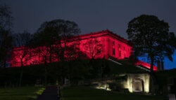 Foto L Stickland y L Cave Anolis Castillo Nottingham