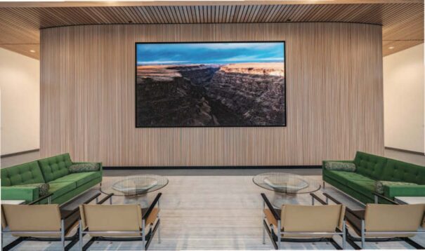 Edificio 11th-Idaho Sharp NEC Display