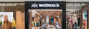 Sharp NEC Display transforma con módulos Led la berlinesa Walbusch