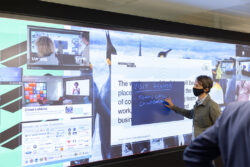 Prysm Systems 和 Interaction Works