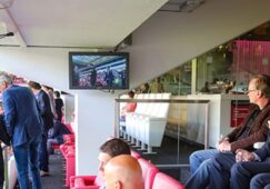 Philips Stadion Axians エクステリティ イントロニクス