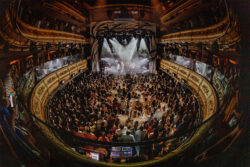 Fluge en Teatro Eslava