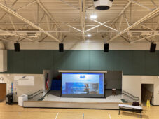 Renkus Heinz en distrito escolar Hall