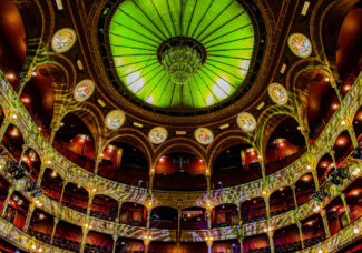 Robe Teatro del Chatelet foto Dimitri Bourriau
