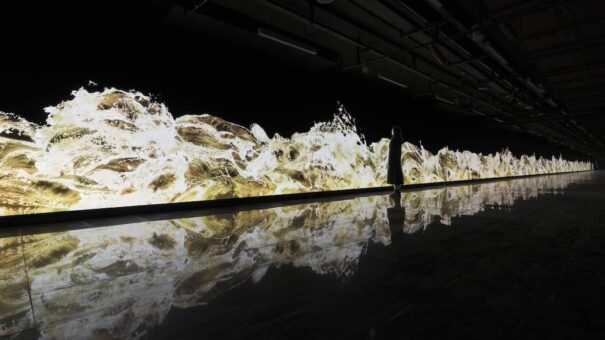 teamLab Gold Waves Liantronics