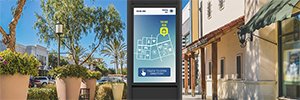 Peerless-AV IR Touch Overlay añade interactividad a la señalización digital de exterior