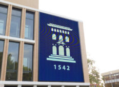 Mondo en Facultad Filosofia Zaragoza