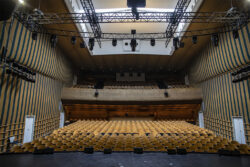 Robe en teatro Bellevue