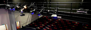 Prolights transforma con sus EclFresnel el auditorio del colegio Cannon Hill