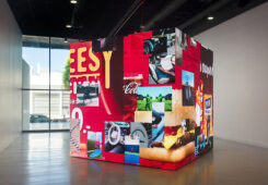 SNA Display con Gagosian Denominator