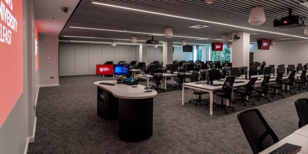 Pure AV Universidad Queens Belfast