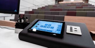 Pure AV Universidad Queens Belfast