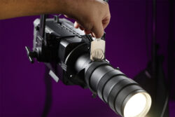 Astera ProjectionLens para PlutoFresnel