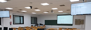 La Universidad Rey Juan Carlos fomenta el aprendizaje híbrido con Lightware