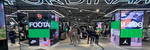 UX Global transforma las tiendas de Footasylum con su visualización Led