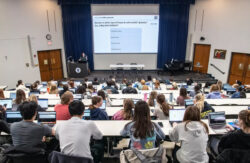 Barco en Universidad de Saint Louis