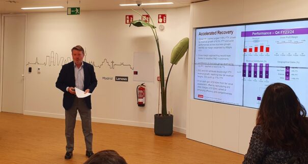 Lenovo Alberto Ruano