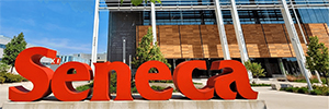 Crestron Technology 控制 Seneca Polytechnic 的 AV 基础设施