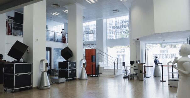 Futura Vive Robot Megastore