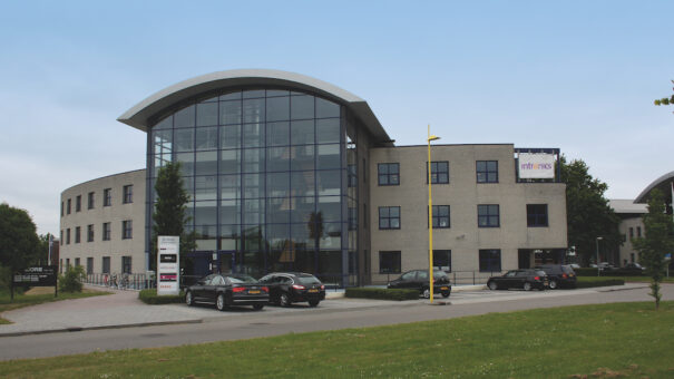 Intronics sede