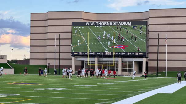 SNA Displays estadio WW Thorne