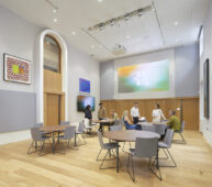 Sennheiser en Academia Britanica