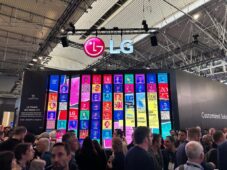 LG ISE2025 Kinetic Led
