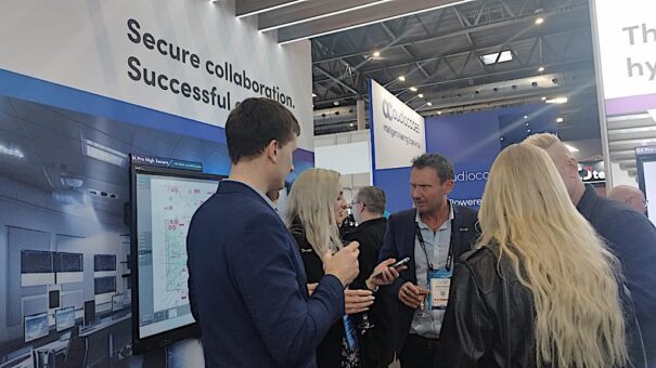 SMART Technologies ISE2025