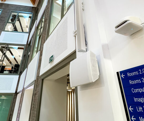 Renkus-Heinz en Stephenson de Uni Newcastle