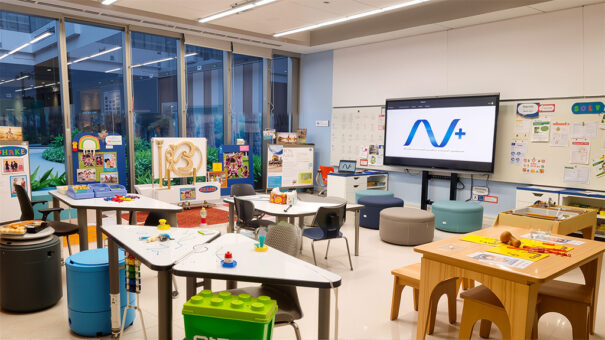 Harman en escuela Dwight