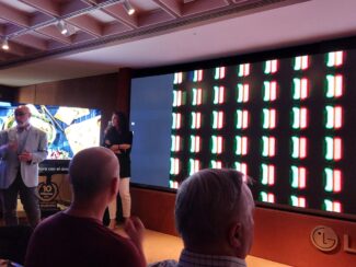 LG televisor blanco puro