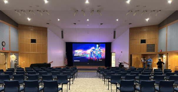 Martin Audio Friendship Village auditorio Kiva