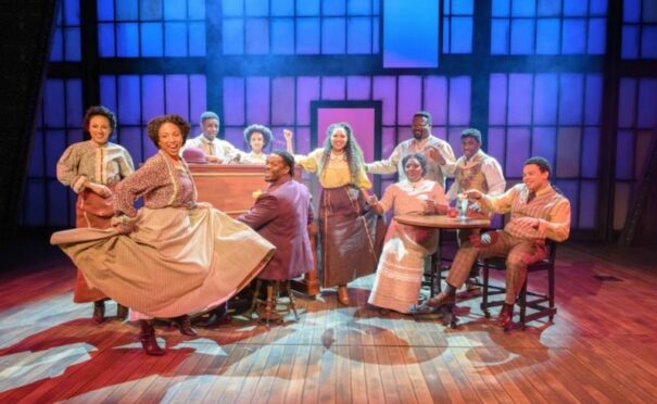 Teatro Ruth y Nathan Hale Elation