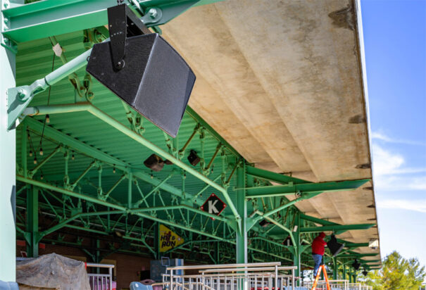 EAW en Hammons Field